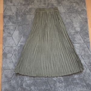 Vintage Green Pleated Maxi Skirt Lagenlook Size 8P Made In USA Forest Fairy